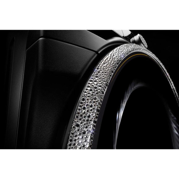 Whirlpool® Laveuse à chargement frontal intelligente certifiée ENERGY STAR® avec système de ventilation FreshFlow™ et technologie de lavage intelligent IA de 5.8 pi cu WFW6720RU