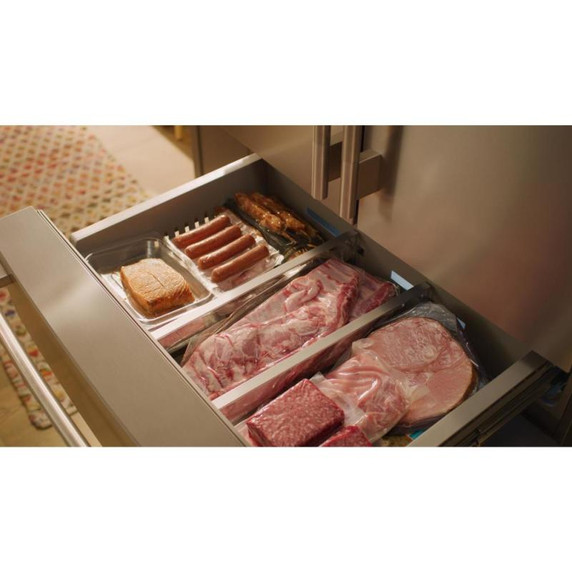Kitchenaid® Réfrigérateur à portes françaises avec distributeur d’eau et de glaçons intérieur et tiroir réfrigéré pleine largeur FreshChill™ - 30 pi cu KRMF336SPS