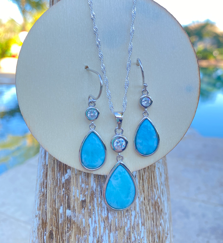 Teardrop Natural Larimar & Cubic Zirconia .925 Sterling Silver Necklace & Earrings Set

Inspired by the ocean, this desirable Larimar set features a set of teardrop earrings with Larimar and Cubic Zirconia and a matching necklace on an 18" Sterling Silver chain.