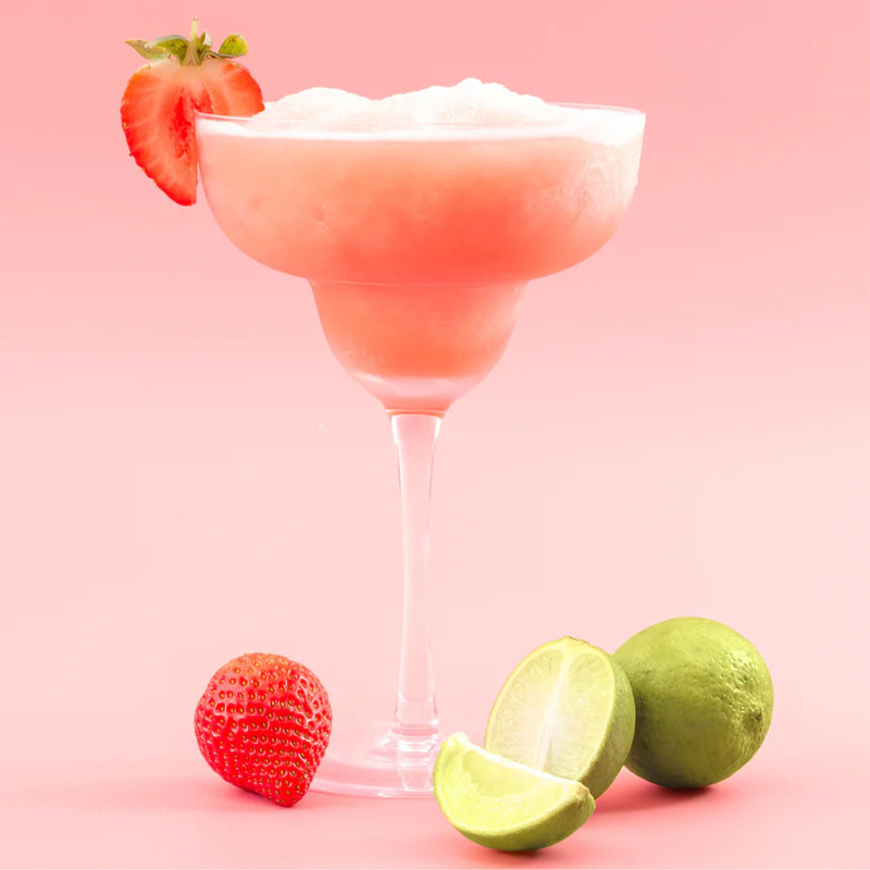 Strawberry Margarita Half Shell Coconut Candle - 5.5 oz

We took our classic Margarita fragrance and added mouthwatering tropical fruit. It's giving us frozen margaritas in the backyard with friends' vibes!