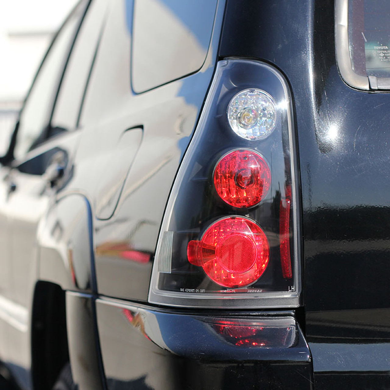 2003-2005 Toyota 4Runner Tail Lights (Matte Black Housing/Clear