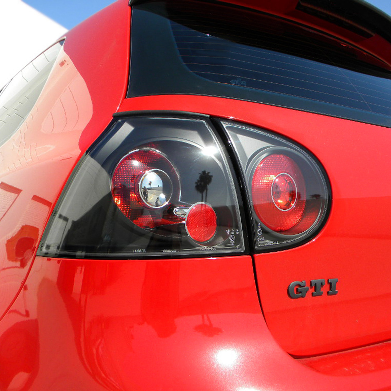 2006-2009 Volkswagen Golf GTI Mk5/Rabbit/R32 Tail Lights (Matte