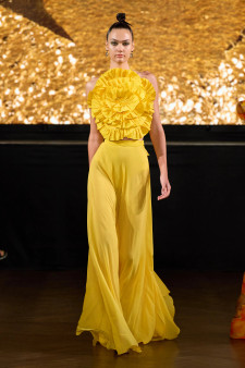 Naeem Khan Spring 2023 Look 17