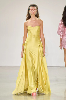 Badgley Mischka Spring 2023 Look 15