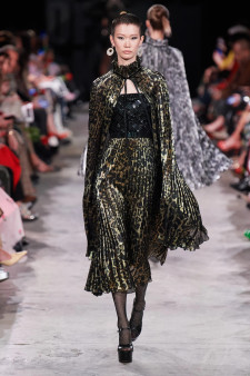 Naeem Khan Fall 2023 Ready To Wear Look 15