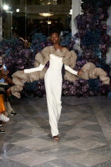 Christian Siriano Spring 2024 Ready To Wear Look 18