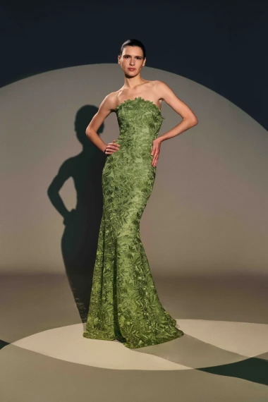 Naeem Khan Pre-Fall 2026 Look 12