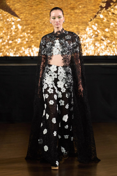 Naeem Khan Spring 2023 Look 19