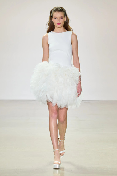 Badgley Mischka Spring 2023 Look 32