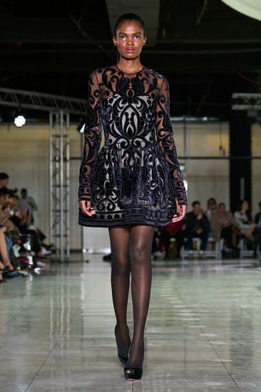 Naeem Khan Fall 2024 Ready To Wear Look 12