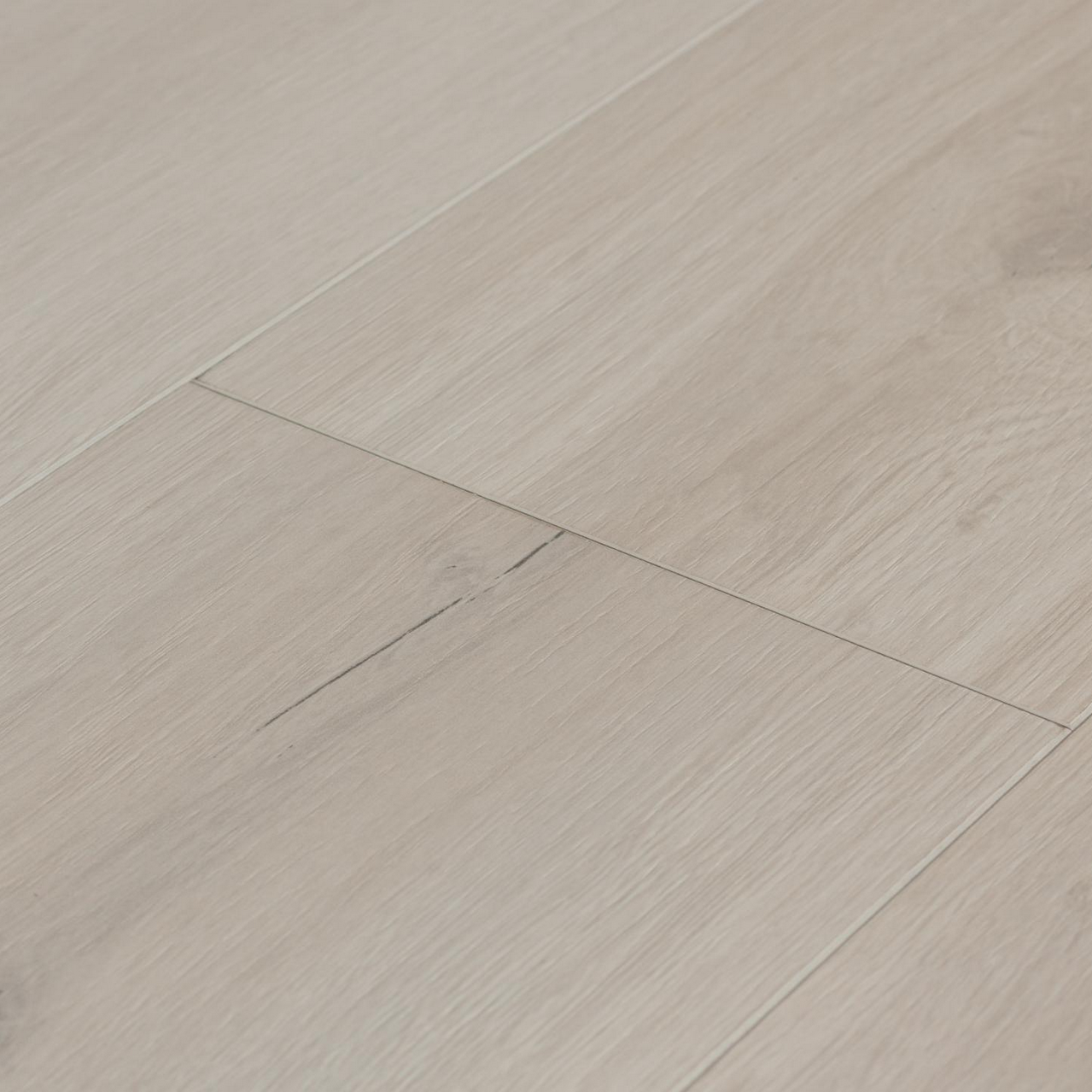 Metropolitan Hardwood Evoke Rivers Amur Oak 12mm 7.5in 48in | Laminate