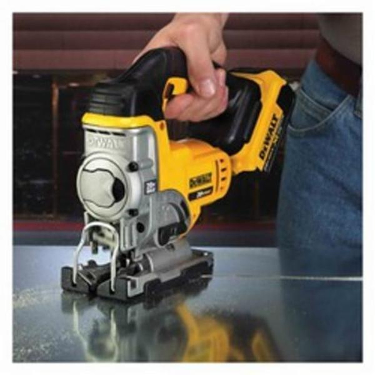 JIG SAW W/ KEYLESS BLADE CHANGE CORDLESS 20V MAX (DEW-DCS331B) Ballard  Industrial