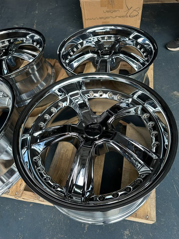 SET (4), AVARUS AV2 CHROME 20X8.5, 20X10.5 5X114.3/5X120 