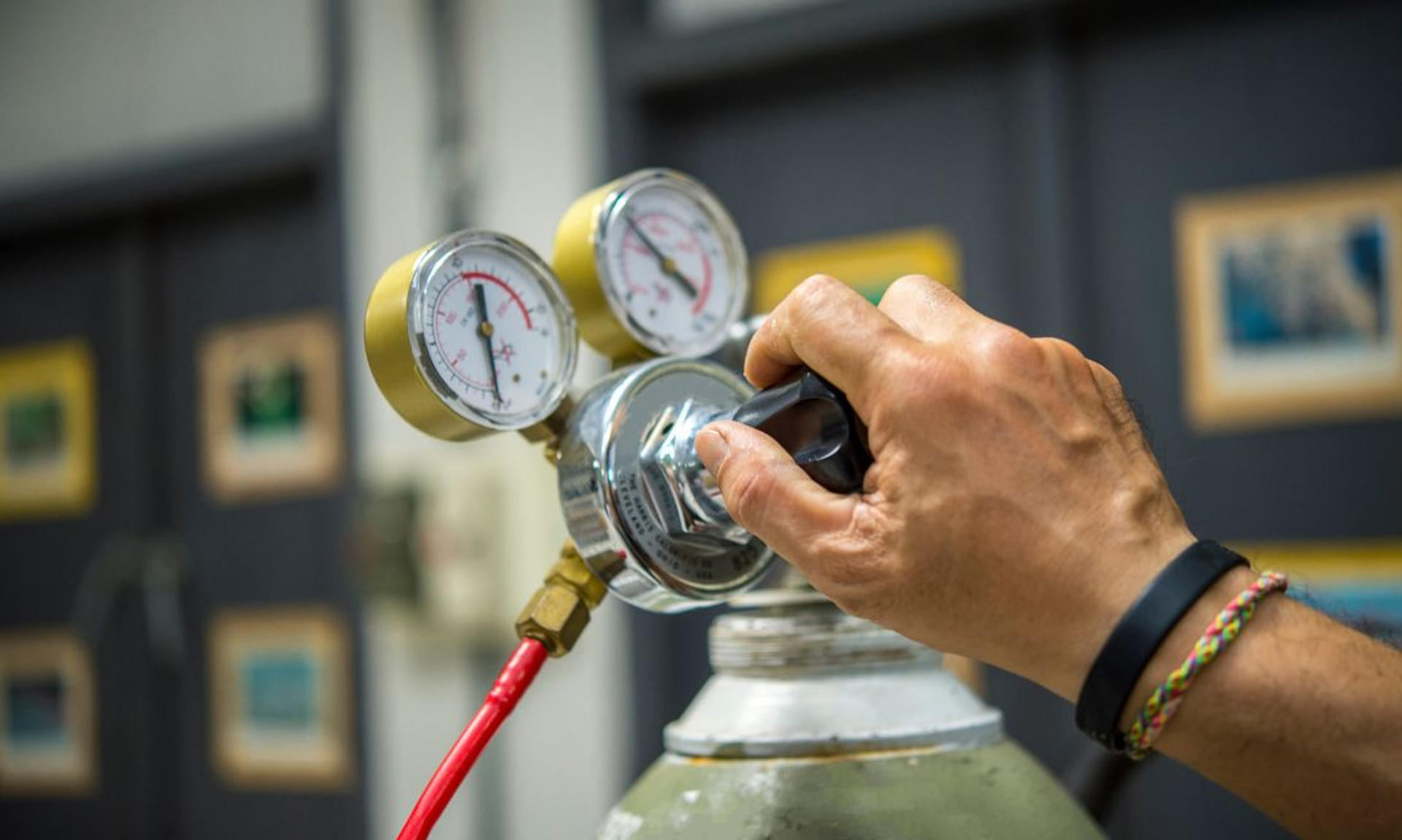 Single vs. TwoStage Gas Regulators What’s the Difference? MESA Specialty Gases & Equipment