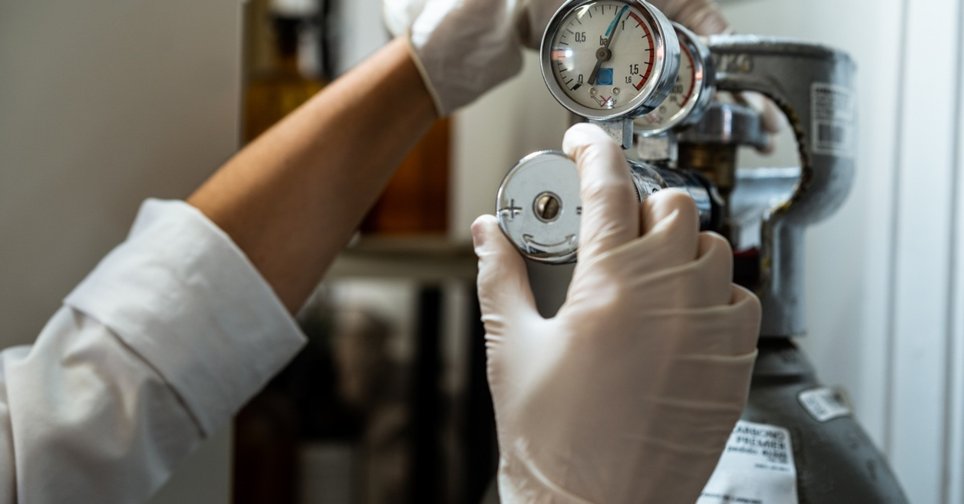 Lab Gas Regulators: Brass vs. Stainless Steel Comparison thumbnail image