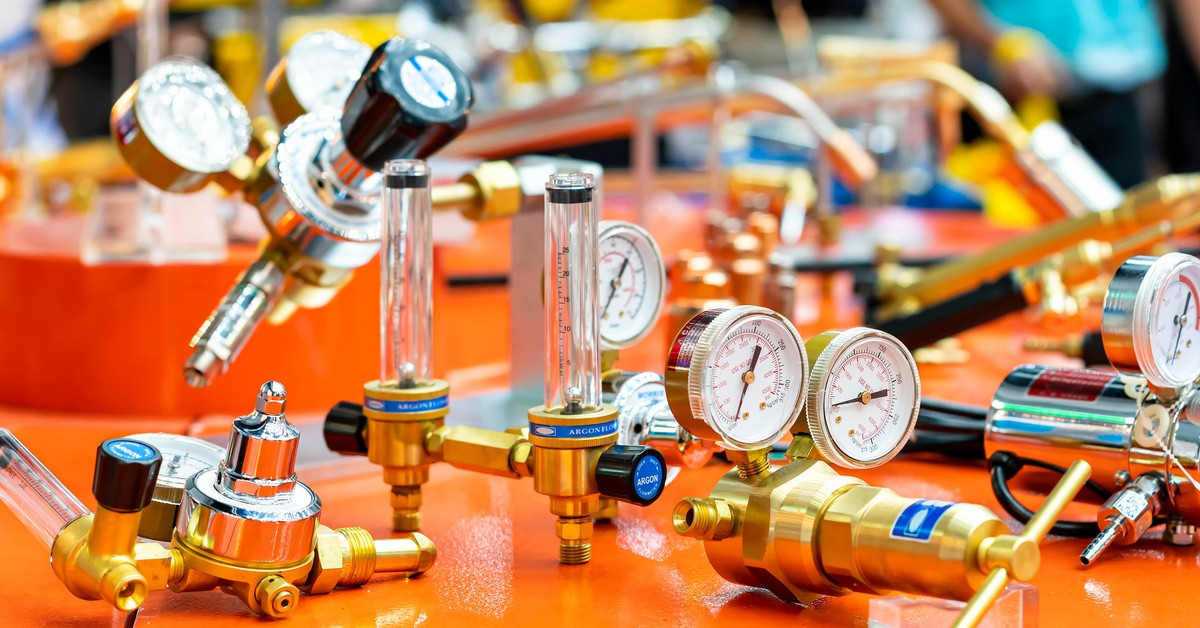 Selecting a Regulator for Corrosive Pyrophoric Gases thumbnail image