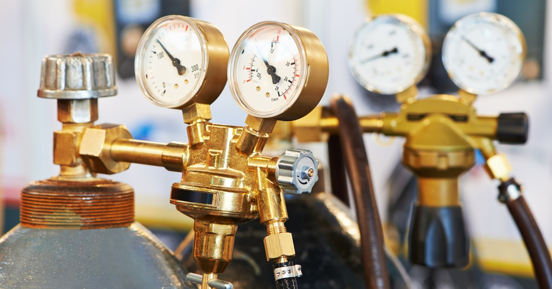 Why Gas Pressure Regulators Are Important for Lab Safety thumbnail image