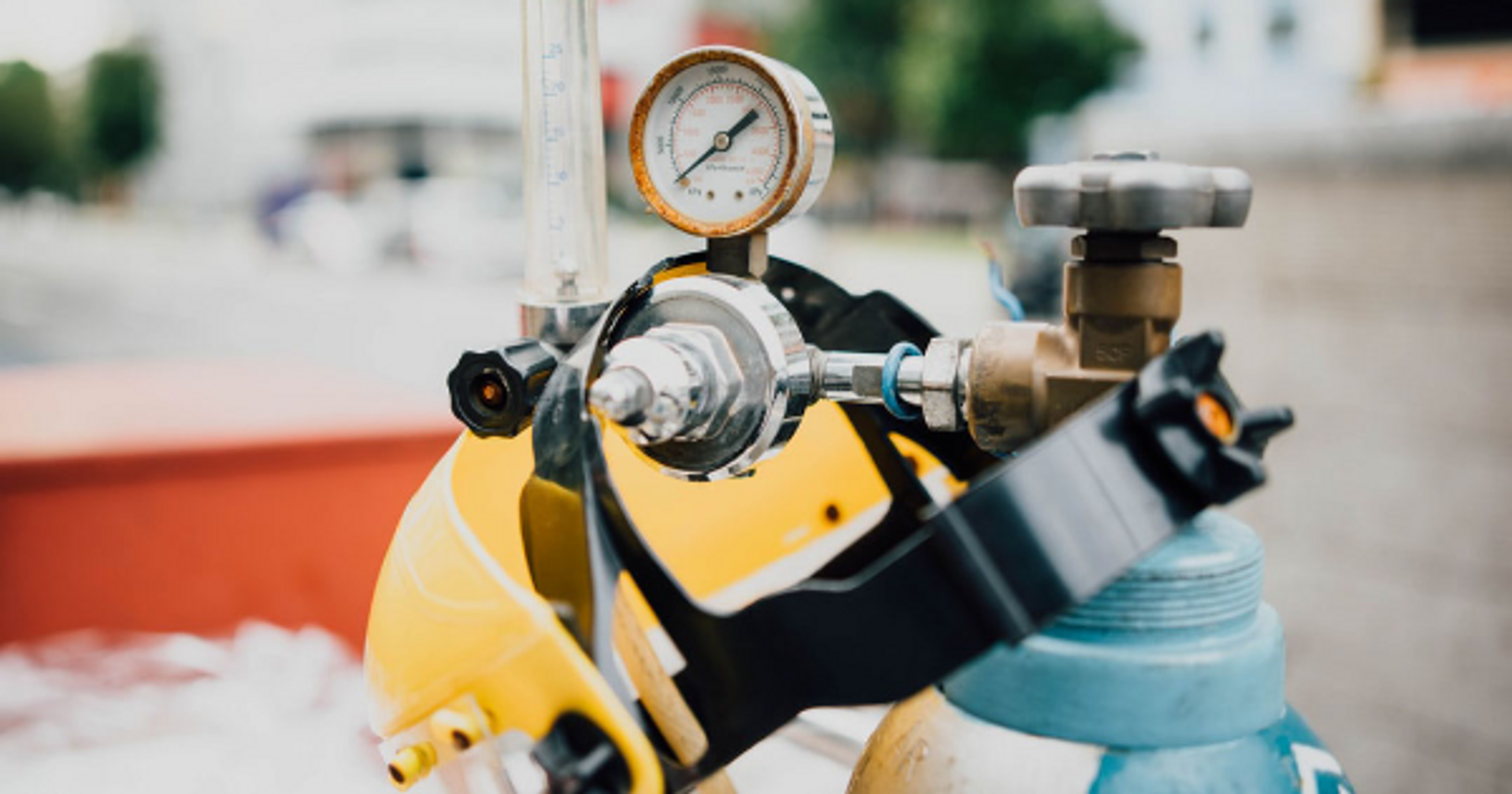 4 Expert Tips for Handling Specialty Gases Equipment thumbnail image