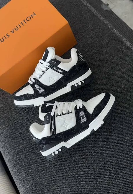 ON HAND LV Trainers - BLACK AND WHITE ( 2 - 3 business day shipping)