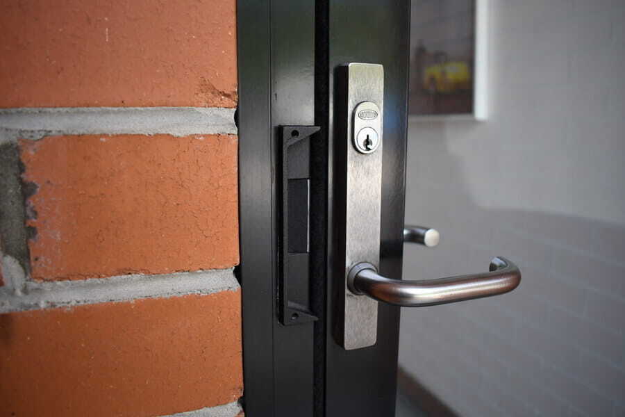 COMMERCIAL DOOR LOCKS