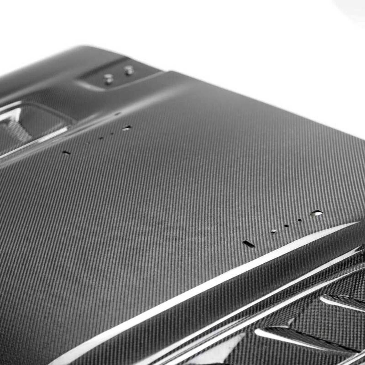 Anderson Composites 19-20 Jeep Wrangler Rubicon Type-OE Carbon Fiber Hood - AC-HD19JPRU-OE User 1