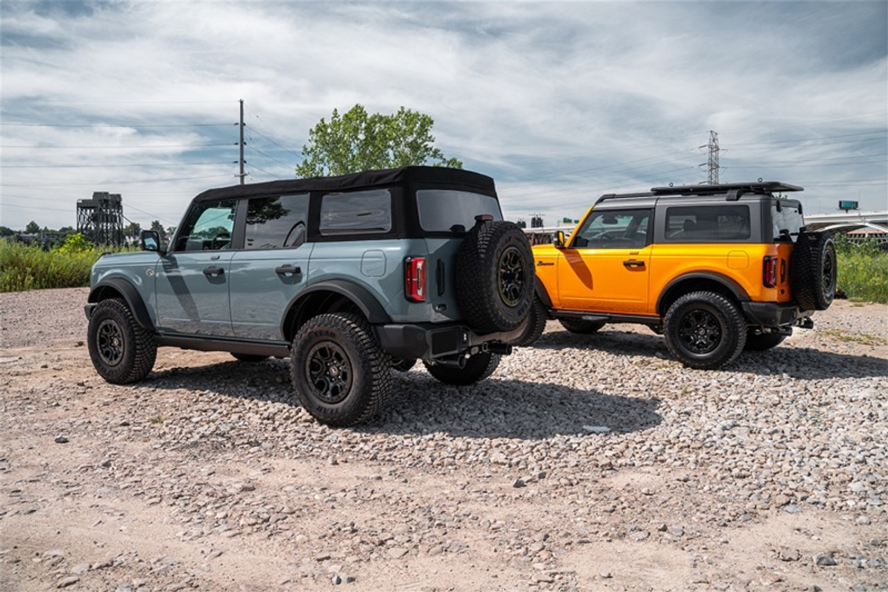 Corsa 21-22 Ford Bronco 2.3L 4-Door 2.75in Cat-Back Dual Rear Exhaust w/ 4in Straight-Cut Black Tips - 21206BPC Photo - Mounted