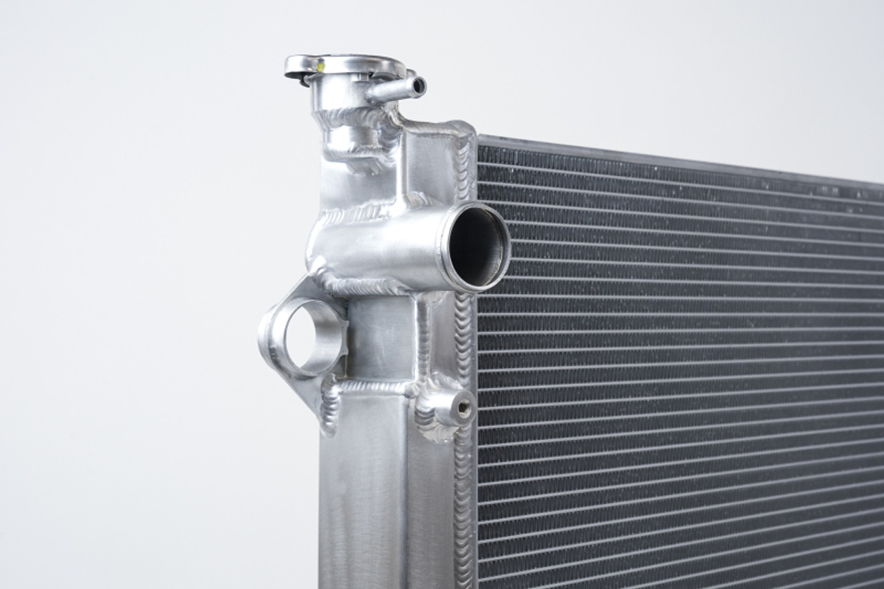 CSF 03-09 Lexus GX470 4.7L V8 / 03-09 Toyota 4Runner 4.7L V8 All Metal Radiator - 7215 Photo - Close Up