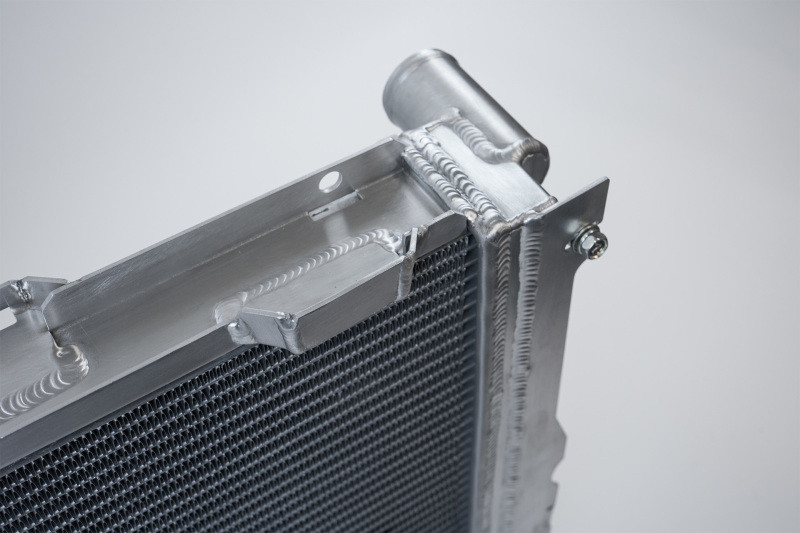 CSF 84-88 Mercedes-Benz W201 190E 2.3L - 16 w/ A/C High Performance Aluminum Radiator - 7220 Photo - Close Up