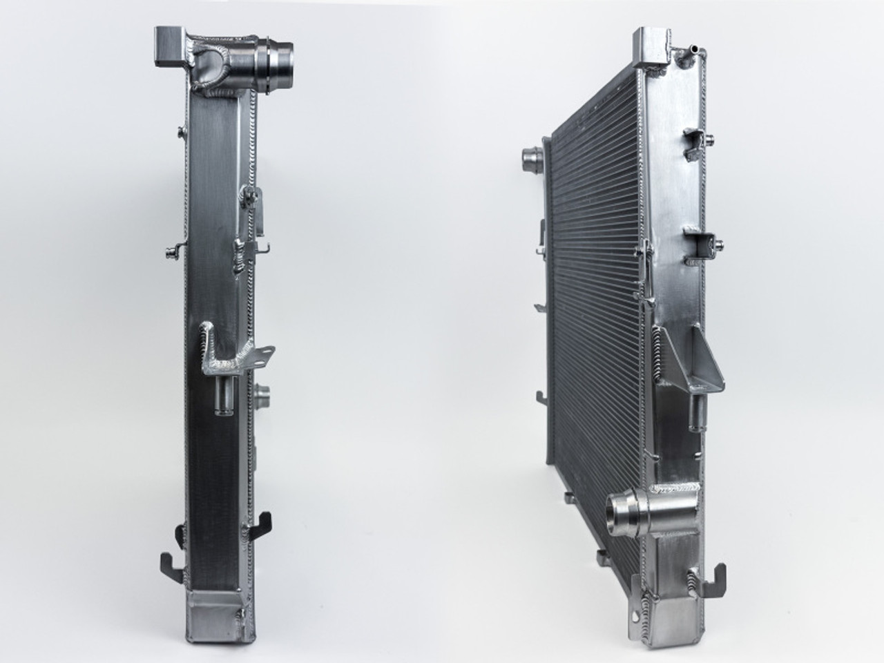 CSF Porsche 955/957 Cayenne / Audi Q7 / VW Touareg Heavy-Duty Performance Radiator - 7227 Photo - Unmounted