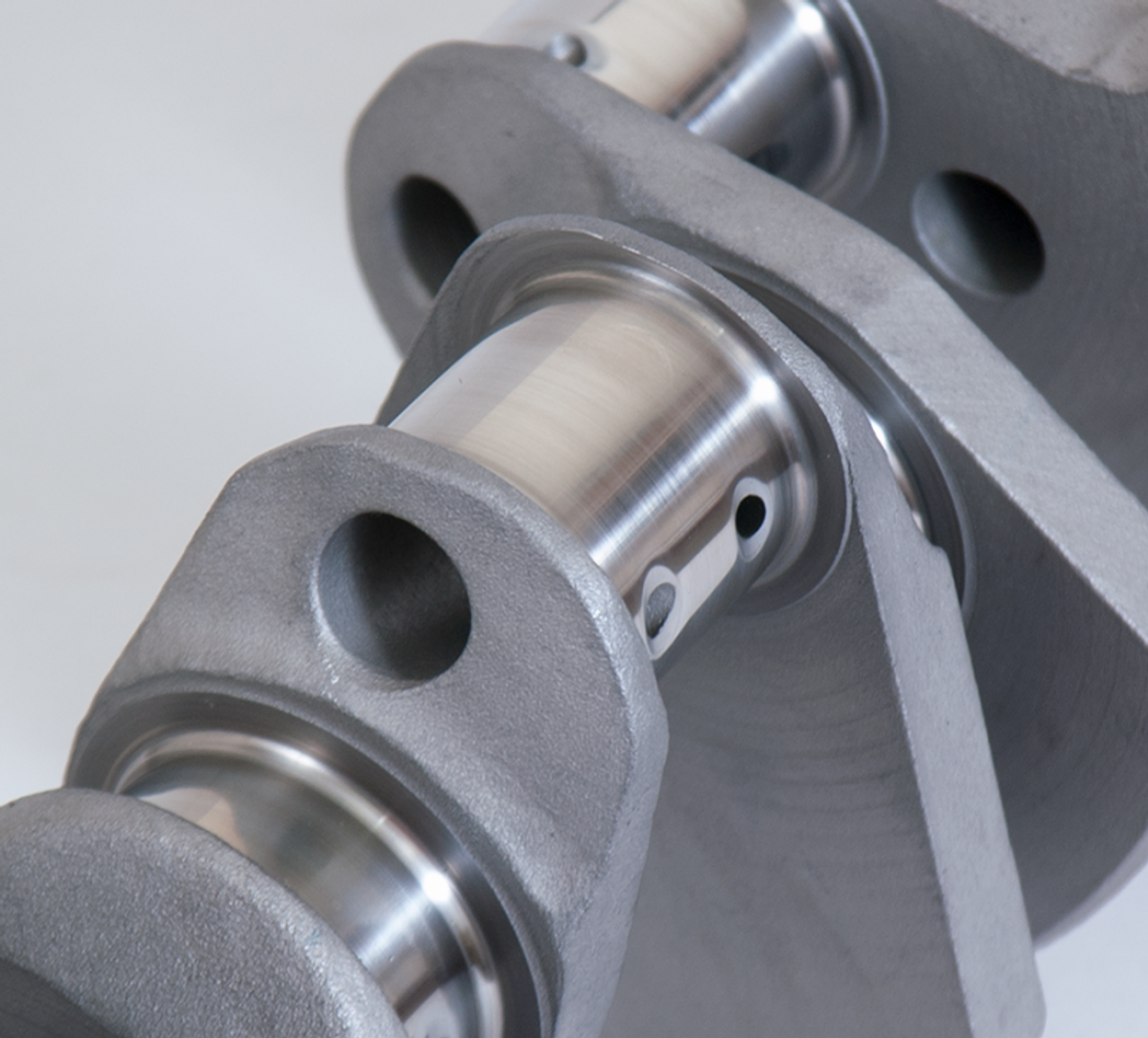 Eagle Chevrolet 305/350 4.000in Stroke 2.000in Rod Journals Forged 4340 Lightweight Steel Crankshaft - 4349400060LA Photo - Close Up