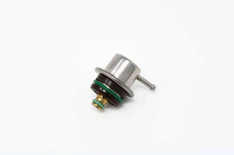Aeromotive Gen5/6 Chevrolet Camaro Fuel Pressure Regulator - 60psi - 63102 Photo - Close Up