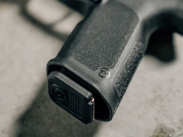 MAGPUL EHG&trade; SG9 GRIP &ndash; SIG P320&trade; FULL SIZE