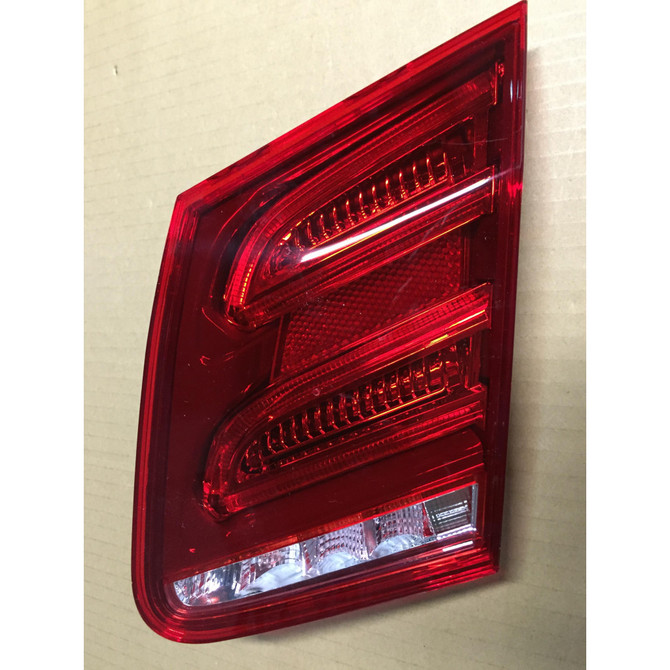 For Mercedes-Benz E400 / E500 / E550 / E63 AMG Sedan / Hybrid Inner Tail Light Assembly 2015 2016 On Luggage Lid (CLX-M0-440-1317L-AQN-CL360A56-PARENT1)
