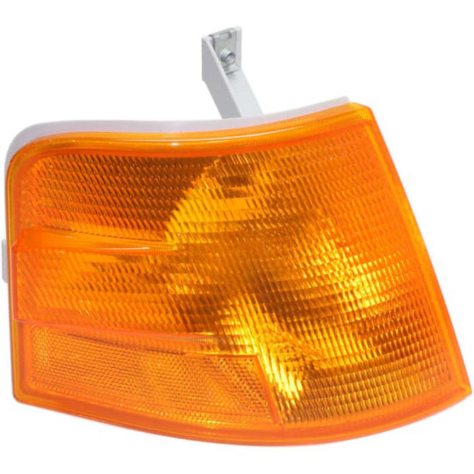 For Volvo VN Heavy Duty Truck Turn Signal Light 1998 1999 Passenger Side | Front | Amber Lens | VO2551106 | 8080853 (CLX-M0-USA-REPV106911-HD-CL360A70)