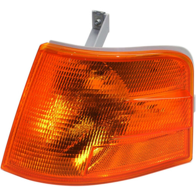 For Volvo VNL / VNM Heavy Duty Truck Turn Signal Light 2000-2011 Driver Side | Front | Amber Lens | VO2550106 | 8080852 (CLX-M0-USA-REPV106912-HD-CL360A71)