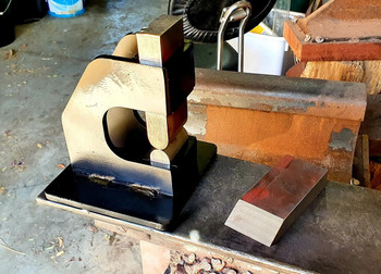 Note the dies will not come shaped but flat and square edged. Only the top cutting-die is shaped already. Note the dies will not come shaped but flat and square edged. Only the top cutting-die is shaped already.