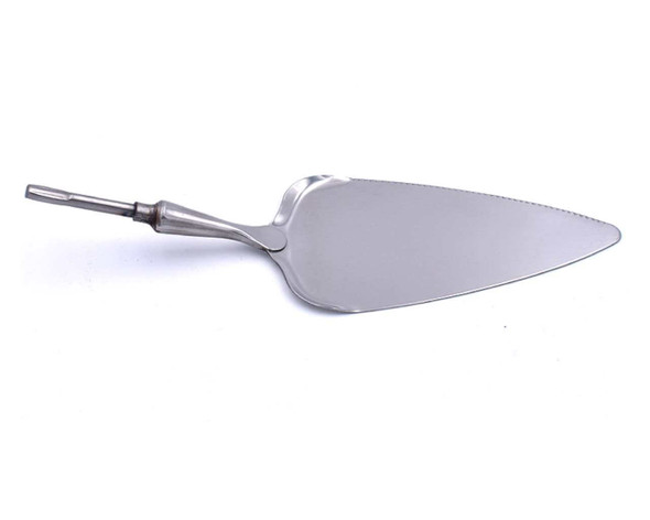 Stainless steel cake server with minimalist design