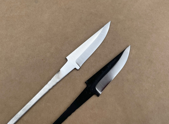 showing the 2 versions, this product is 1 blade only: the shiny, left one