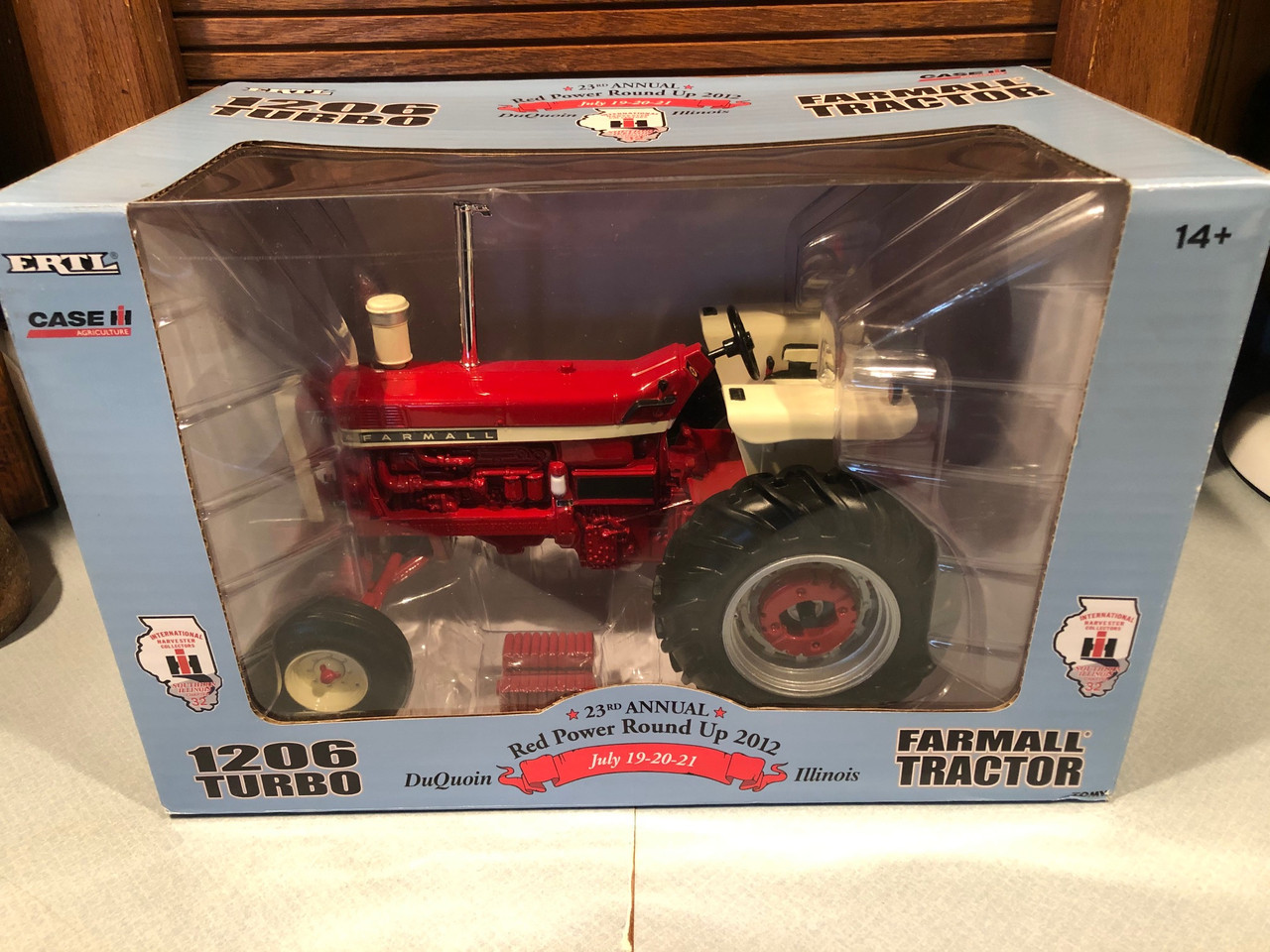 Ertl Farmall 1206 1 16 ertl-farmall-1206-1-16