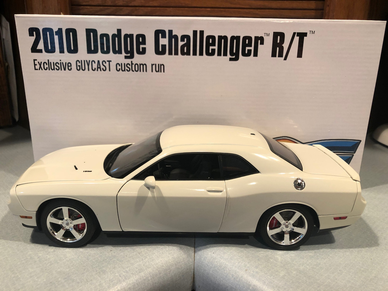 ACME 2010 Challenger White