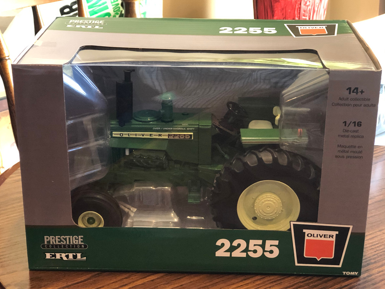 Ertl Oliver 2255 1/16