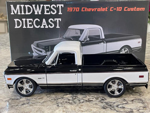 ACME Midwest Diecast Black & White 1970 Chevrolet C-10 Custom Truck 1/18 ACME Midwest Diecast Black & White 1970 Chevrolet C-10 Custom Truck 1/18