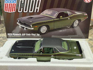 ACME 1970 Plymouth AAR Cuda Vinyl Top Ivy Green 1/18 1 of 448