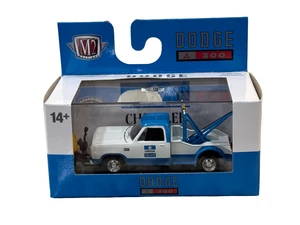 M2 Machines 1972 Dodge D-300 – Tow Truck 1/64