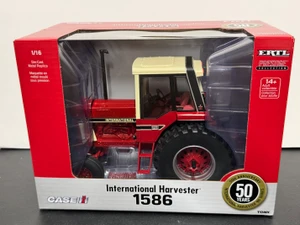 Ertl Prestige Collection International Harvester 1586 1/16 ZFN 44485