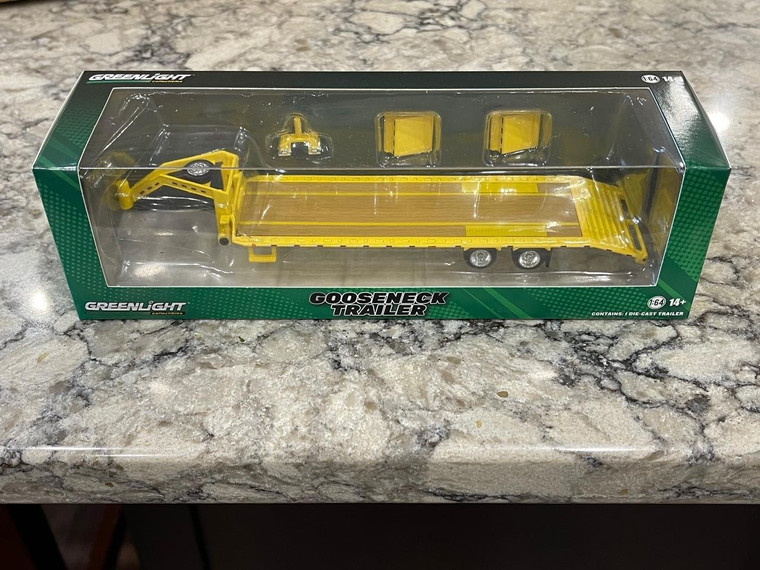 Greenlight Gooseneck Trailer - Yellow with Red & White Conspicuity Stripes 1/64