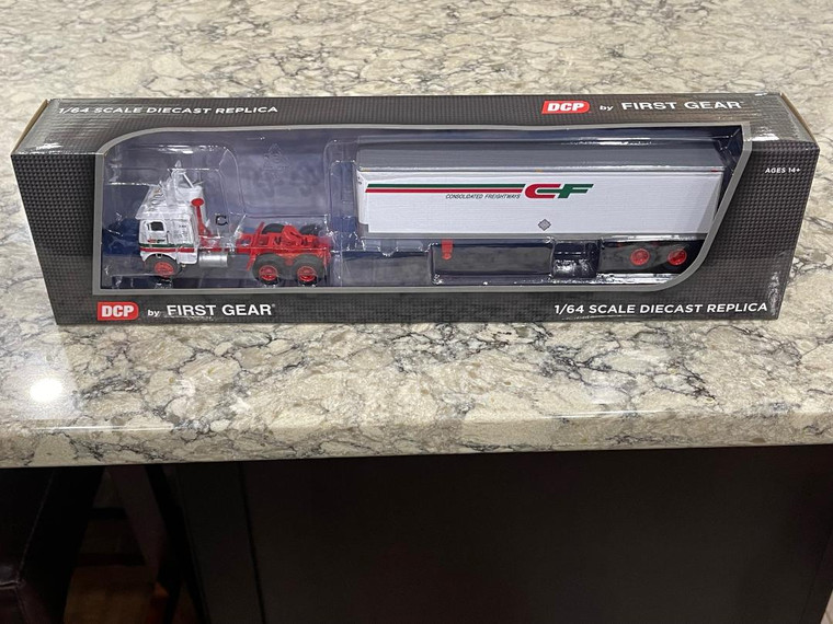 DCP Fallen Flag #49 Consolidated Freightways White Freightliner 1/64