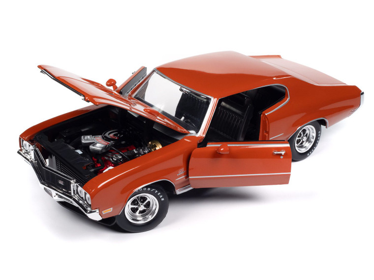 Auto World American Muscle 1972 Buick GS Stage 1 Flame Orange 1/18 AMM1327 FREE SHIPPING