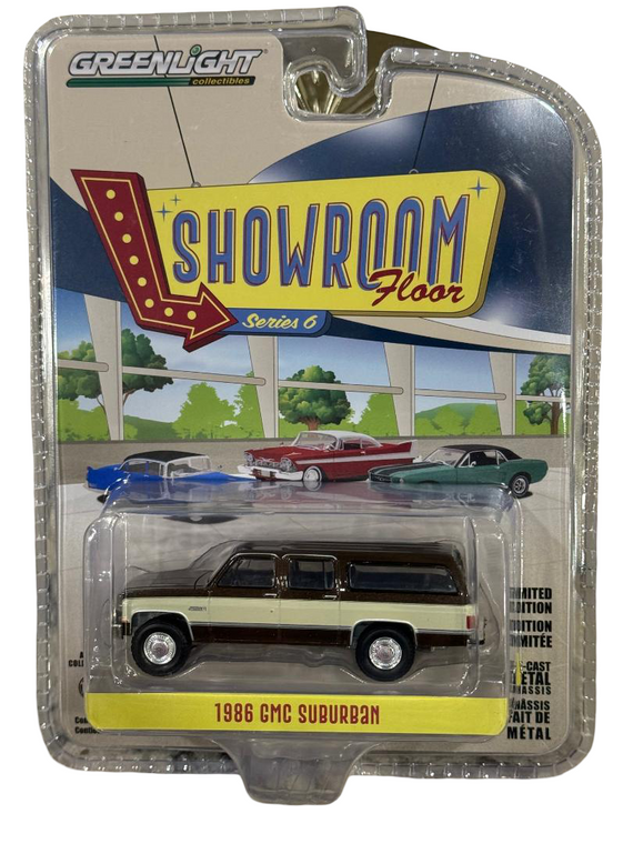 Greenlight Showroom Floor 6 1986 GMC Suburban Indian Bronze & Doeskin 1/64