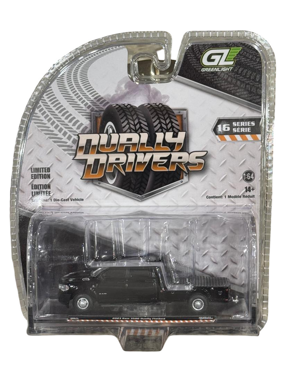 Mini Case (6) Greenlight Dually Drivers Series 16 - 2023 Ram 3500 Dually Flatbed - Black 1/64